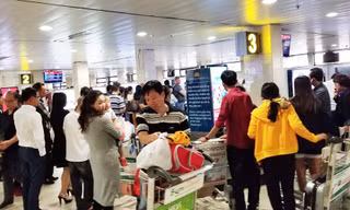 Làm rõ việc hành khách bị "om" hành lý ở sân bay Tân Sơn Nhất