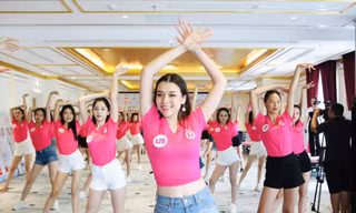 Thí sinh vòng Bán kết HHVN 2020 (từ trái qua) Nguyễn Thị Minh Trang, Nguyễn Võ Phương Thúy, Nguyễn Lê Phương Thảo, Nguyễn Thị Ngọc Tuyết và Lê Trúc Linh. Ảnh: TRỌNG TÀI