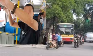 Kẻ biến thái bị phát hiện “tự sướng” trên xe buýt số 01 ngày 21/6 (ảnh nhỏ), tài xế dừng xe để cùng hành khách đưa người này vào đồn công an. Ảnh: A.T