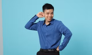 Sự kết hợp và lồng ghép âm nhạc trong giảng dạy là “đặc sản” của thầy giáo Nguyễn Thái Dương. Ảnh: NVCC