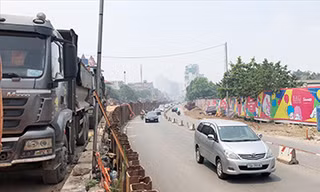 Sau cầu vượt và xây tường chắn thay đê đất tại nút An Dương, Hà Nội sẽ làm tiếp đoạn đến nút giao cầu Nhật Tân Ảnh: T.Đảng