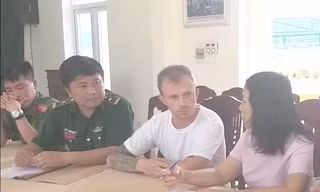 Bắt đối tượng người Nga bị Interpol truy nã