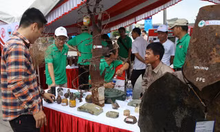 800.000 tấn bom đạn 'ẩn mình' trong lòng đất