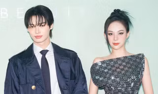 Phí Phương Anh chung khung hình với F4 Thái Lan Win Metawin tại sự kiện
