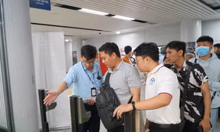 Sự cố của metro TPHCM ngày đầu thu phí