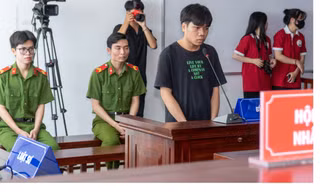 Phòng xét xử thật như ở tòa án trị giá nửa tỷ đồng của trường đại học ở TPHCM