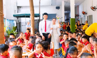 Cô giáo mầm non tổ chức lễ cưới trong trường, hàng trăm khách mời nhí phấn khích dự tiệc 