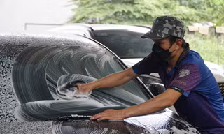 Nghề 'hốt bạc' dịp Tết, thợ làm không ngơi tay