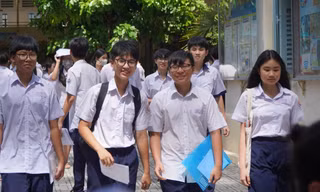 Thi vào lớp 10 tại TPHCM: 'Mưa' điểm 10 ngoại ngữ, thủ khoa sở hữu hai điểm tuyệt đối