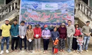 Chung tay chia sẻ khó khăn với khúc ruột miền Trung