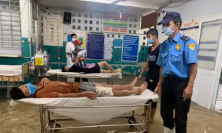 Bên trong bệnh viện ngập kinh hoàng ở Sài Gòn