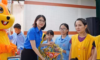 Vui Trung thu cùng bệnh nhi Thái Nguyên
