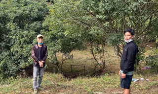 Đối tượng Võ và Oai tại khu vực trấn lột tiền của các lái xe đường dài, khu vực phi thuế quan cửa khẩu Tân Thanh -Ảnh: Duy Chiến