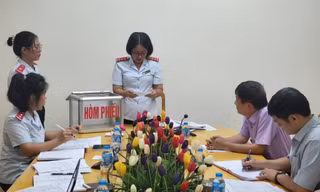 Bốc thăm ngẫu nhiên người xác minh tài sản, thu nhập -Ảnh: TT