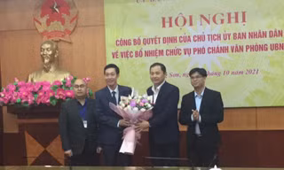 Lạng Sơn công bố quyết định về công tác cán bộ