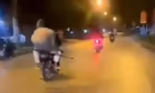 Hình ảnh 2 nhóm thanh niên cầm hung khí đánh nhau ở Lạng Sơn lan truyền trên mạng xã hội 