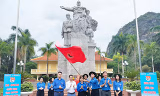 Tình nguyện Mùa hè xanh tại huyện Chi Lăng. Ảnh: Duy Chiến 