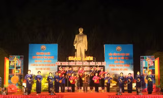 Giao lưu các Câu lạc bộ hát Then, đàn tính. Ảnh: Duy Chiến 