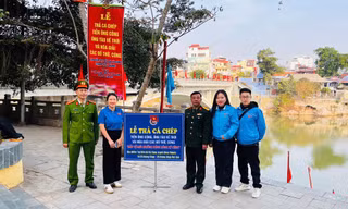 Tuyên truyền giữ gìn vệ sinh môi trường. 