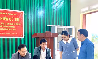 Lãnh đạo UBND huyện Lộc Bình kiểm tra công tác phòng chống thiên tai ở xã Tam Gia. 