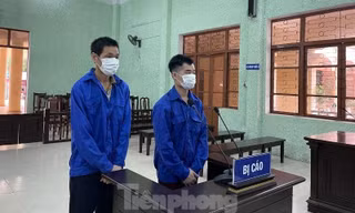 Hai bị cáo Mã Kim Tinh và Triệu Văn Xuyên ra tòa lĩnh án .Ảnh: TL