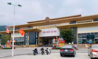 Cửa khẩu Chi Ma vắng hoe khi phía Trung Quốc tiếp tục dừng thông quan hàng hóa qua biên giới -Ảnh: Duy Chiến 