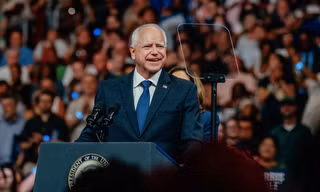 Ứng viên phó tổng thống của đảng Dân chủ Tim Walz. (Ảnh: Politico)