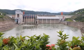 Đập thủy điện Cảnh Hồng ở Vân Nam, Trung Quốc. ̣(Ảnh: Thu Loan)
