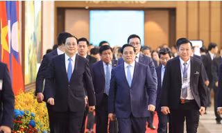 Thủ tướng Phạm Minh Chính và Thủ tướng Lào Sonexay Siphandone đồng chủ trì kỳ họp. (Ảnh: Nhật Minh)