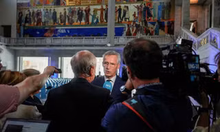 Tổng Thư ký NATO Jens Stoltenberg phát biểu với báo chí tại Oslo ngày 5/9. (Ảnh: Reuters)