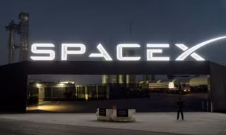 Logo của SpaceX. (Ảnh: Reuters)
