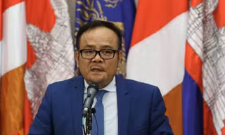 Ông Sin Chanserivutha bác bỏ thông tin về MH370. (Ảnh: Khmer Times)