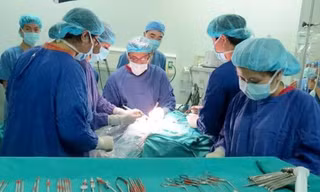 Phẫu thuật nội soi nền sọ qua mũi mở ra những hy vọng mới cho người bệnh không may bị u não và các bệnh lý sọ não. Ảnh: BV Việt - Đức