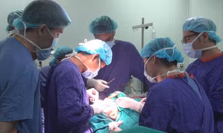 Hơn 20 trường hợp lột da đầu được trồng lại tại Khoa Phẫu thuật Tạo hình – Hàm mặt – Thẩm mỹ