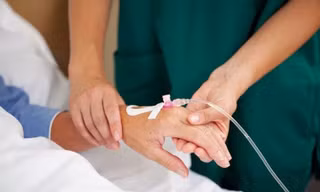 Phản vệ là một biến chứng nặng nề trong thực hành lâm sàng, xuất hiện khi bệnh nhân được tiếp xúc với một dị nguyên, trong đó với thuốc cản quang được xem là dị nguyên hay gặp nhất. Ảnh minh hoạ: Internet