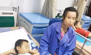 Chăm sóc cho bệnh nhi bị sùi mào gà đang điều trị tại Bệnh viện Da liễu Trung ương