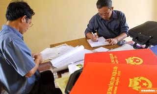 15% người dân phải 'lót tay' khi đi làm sổ đỏ