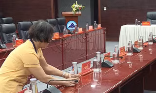 Trung tâm hành chính Đà Nẵng thay thế chai nhựa bằng thủy tinh