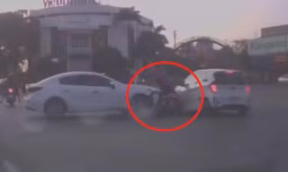 Clip: Nữ tài xế Mazda đạp nhầm chân ga, đâm liên hoàn nhiều xe máy ở Hải Dương