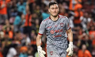 Đặng Văn Lâm toả sáng, Muangthong trả món nợ lượt đi với Buriram