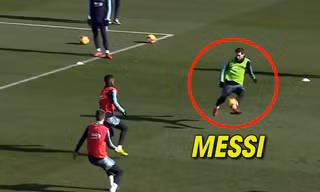 Messi khiến đồng đội sửng sốt với siêu phẩm trên sân tập