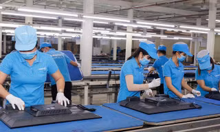 Lắp ráp TV tại Công ty cổ phần tập đoàn Asanzo