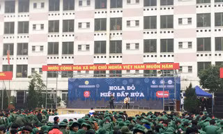 Gần 1.000 sinh viên hiến máu