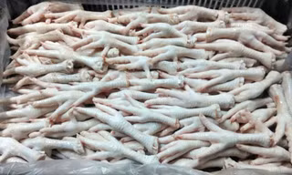 Chân gà đông lạnh. Ảnh minh họa