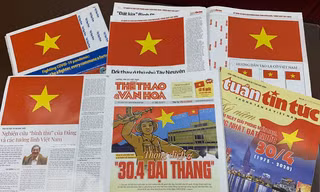 Một loạt tờ báo in tại Việt Nam sẽ cùng tham gia chương trình kỷ niệm 45 năm giải phóng Miền Nam - thống nhất đất nước bằng cách tạo lá cờ Tổ quốc bằng trang báo in