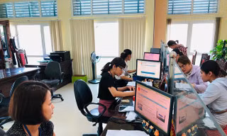 Ngoài tăng mức giảm trừ gia cảnh, các chuyên gia cho rằng, cần xem xét giảm trừ các khoản chi phí hợp lệ khác cho người dân Ảnh minh họa của: Tuấn Nguyễn 