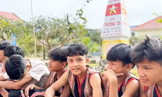 Khai giảng đặc biệt giữa lúc động đất