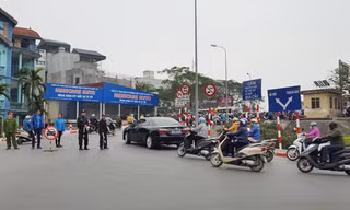 Xe biển xanh được ưu ái đi vào đường cấm.