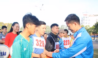 Thanh niên Đắk Lắk hưởng ứng phong trào 10.000 bước chân mỗi ngày