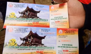 Nhiều người khi đi du xuân, cúng lễ ở Yên Tử đã phản đối việc thu phí tại đây. Ảnh: Minh Cương